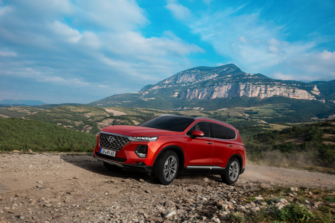 Закордонні автоЗМІ про новий Hyundai Santa Fe: найкращі відгуки | Хюндай Мотор Україна - фото 8