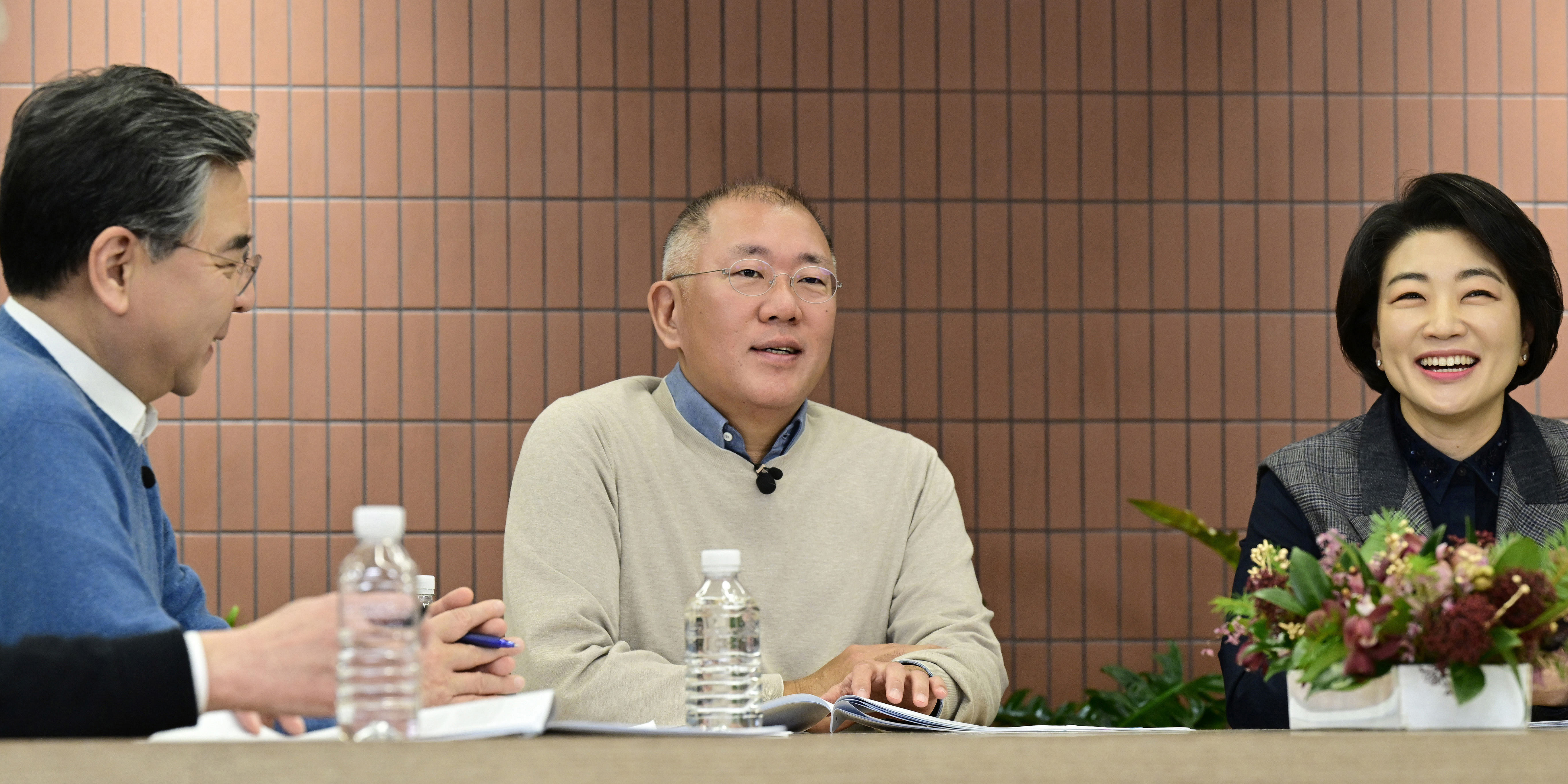 Голова Правління Hyundai Motor Group Чон Ійсон презентував бачення компанії на 2026 рік: клієнтоорієнтована трансформація та співпраця в екосистемі на основі штучного інтелекту | testplatform - фото 9