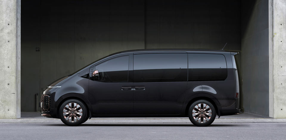 Оголошено комплектації і ціни нового Hyundai STARIA | testplatform - фото 6